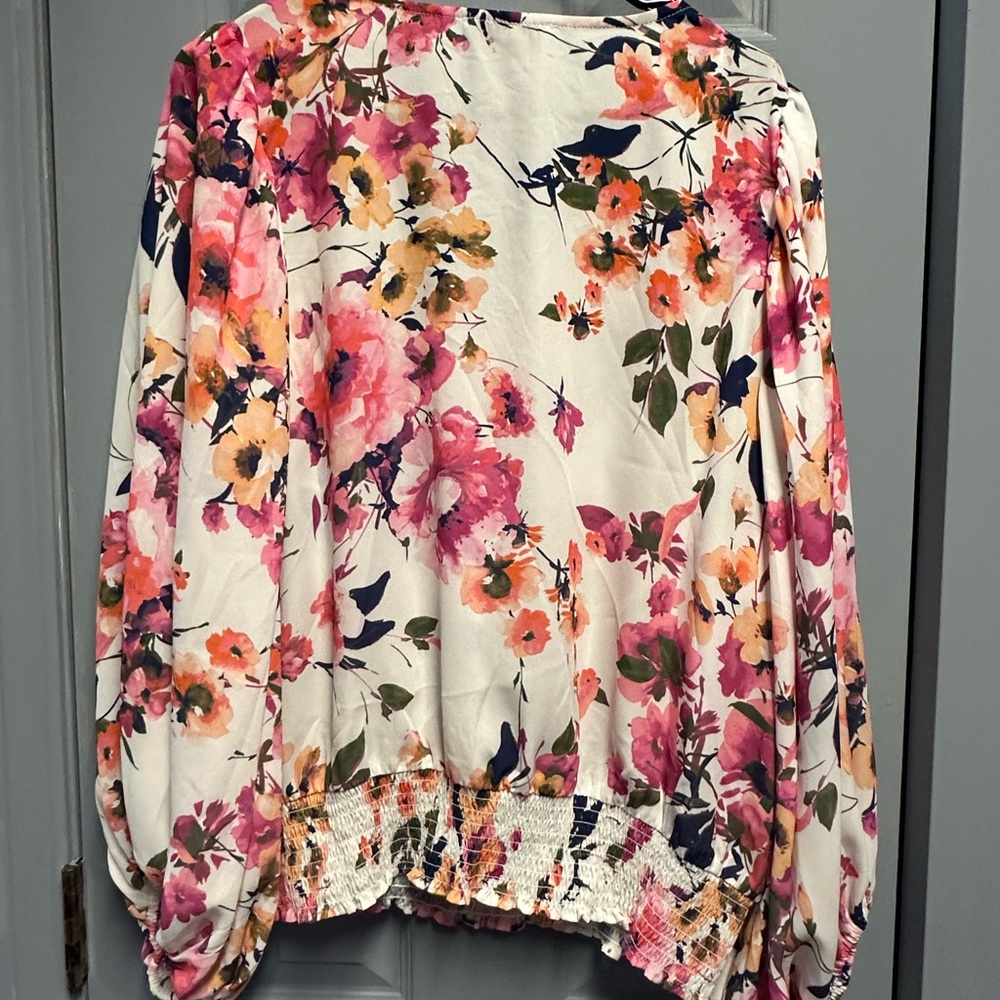 CeCe Floral V-Neck Blouse with Balloon Sleeves - Picture 3 of 3